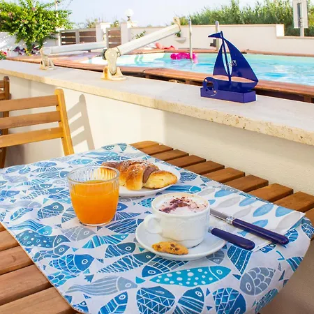 La Casa Del Sole - Beachfront -