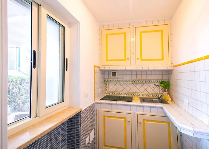 Bed and Breakfast La Casa Del Sole - Beachfront - 4*