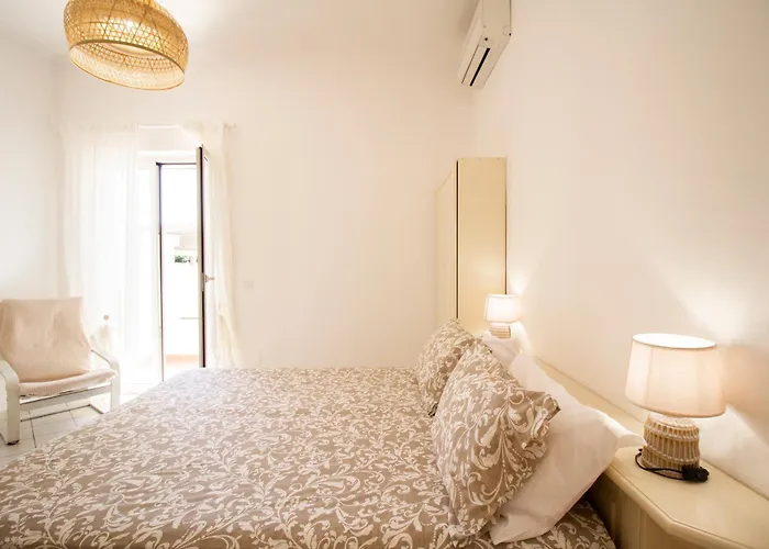 Bed and Breakfast La Casa Del Sole - Beachfront - 4*