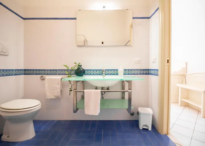 Bed and Breakfast La Casa Del Sole - Beachfront - 4*