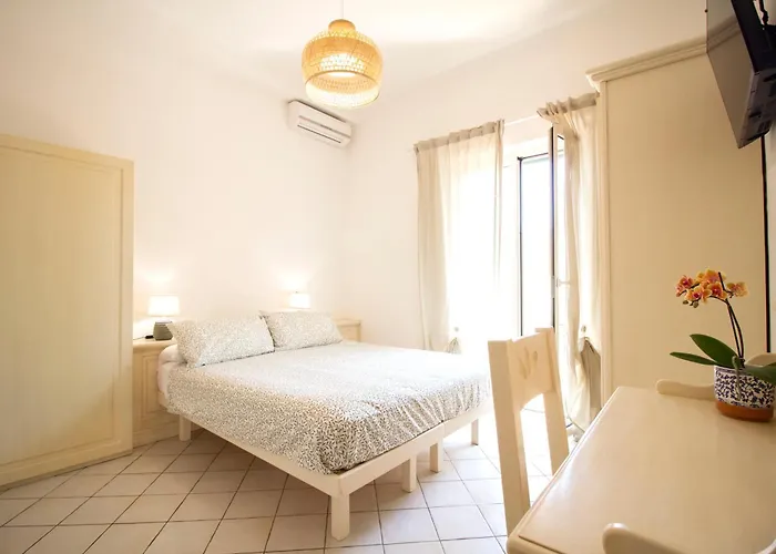 La Casa Del Sole - Beachfront - Bed and Breakfast Άντζιο