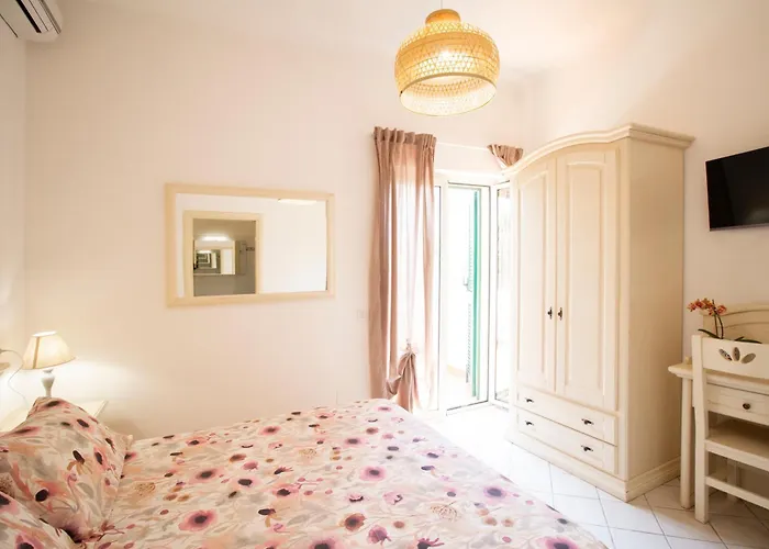 La Casa Del Sole - Beachfront -