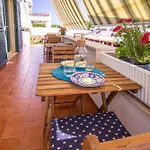 La Casa Del Sole - Beachfront - Couette-café