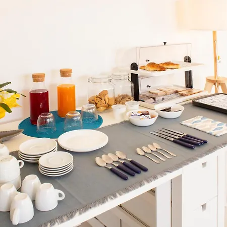 La Casa Del Sole - Beachfront - Bed & Breakfast