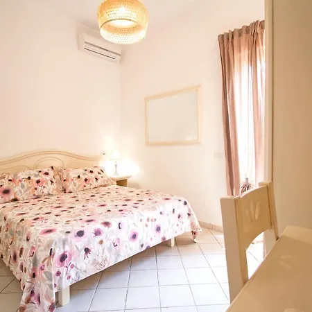 La Casa Del Sole - Beachfront - Bed & Breakfast