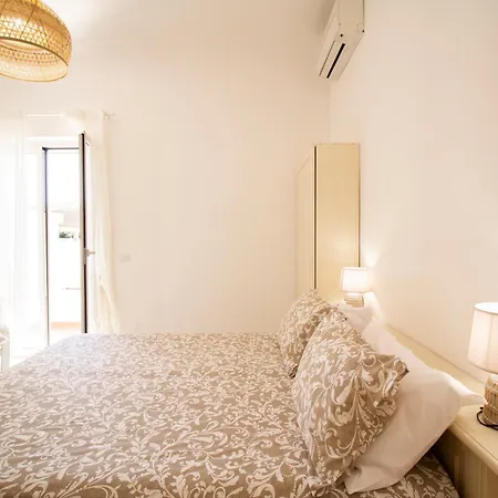 Bed & Breakfast La Casa Del Sole - Beachfront - 4*