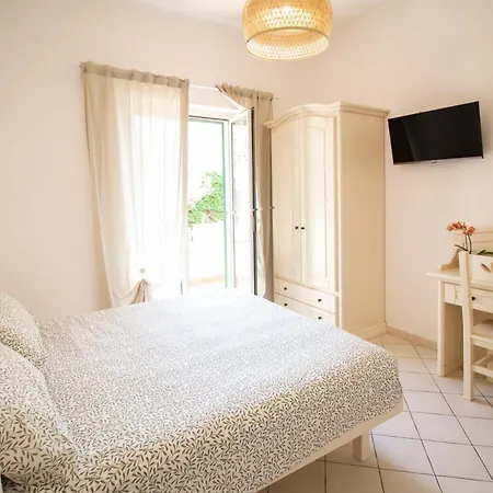 Bed & Breakfast La Casa Del Sole - Beachfront - 4*