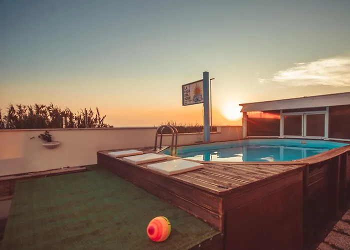 La Casa Del Sole - Beachfront - Отель типа 