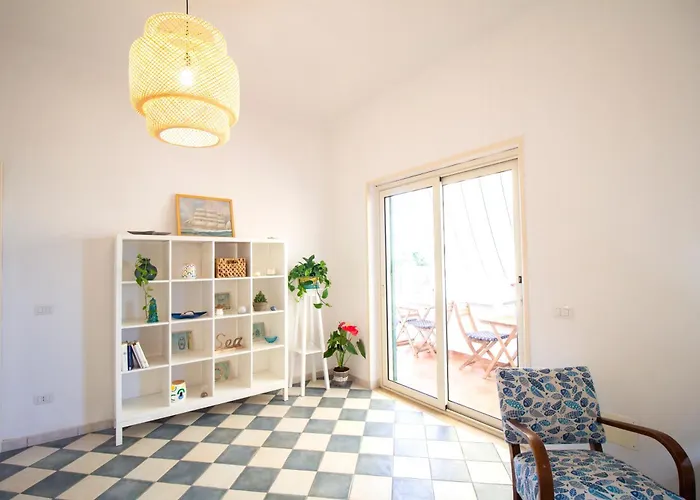 La Casa Del Sole - Beachfront - Отель типа 