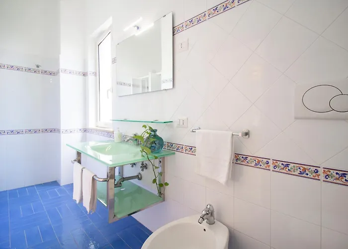 La Casa Del Sole - Beachfront - Отель типа 